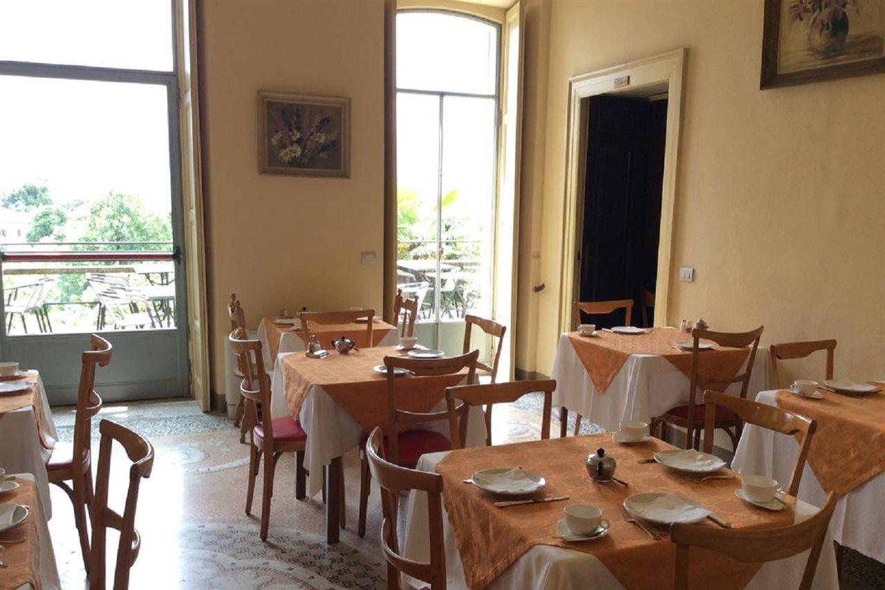 Hotel Villa Della Quercia Verbania Eksteriør billede