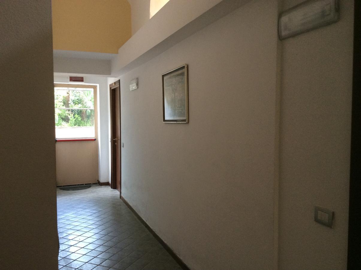 Hotel Villa Della Quercia Verbania Eksteriør billede